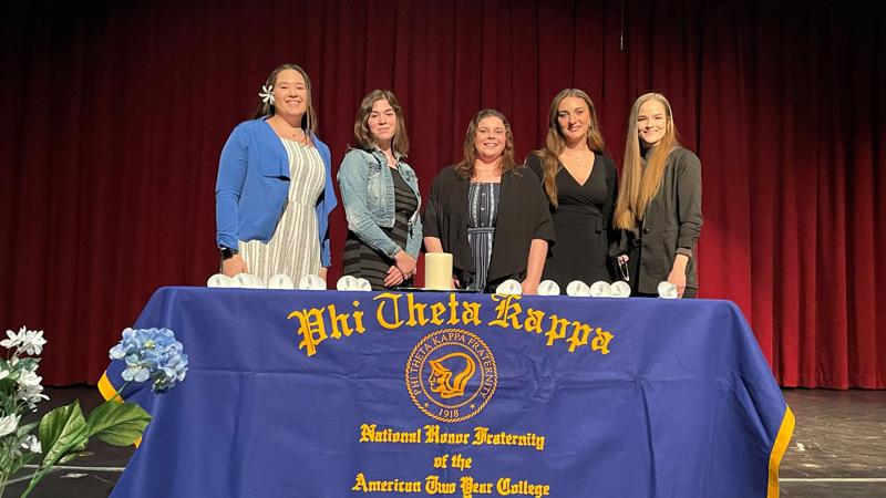 NJC Phi Theta Kappa Officers for the 2023-2024 year. 